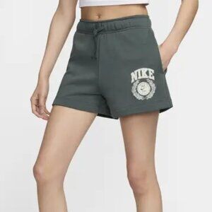 P3 Nike Sportswear Club Fleece Mid-rise Graphic Shorts Green NEW